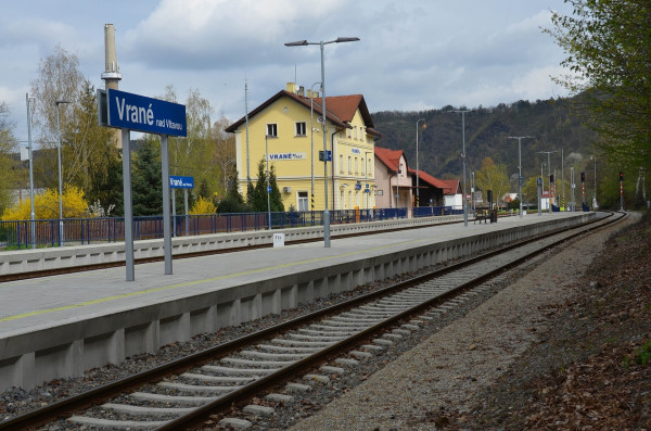 Železniční stanice Vrané nad Vltavou