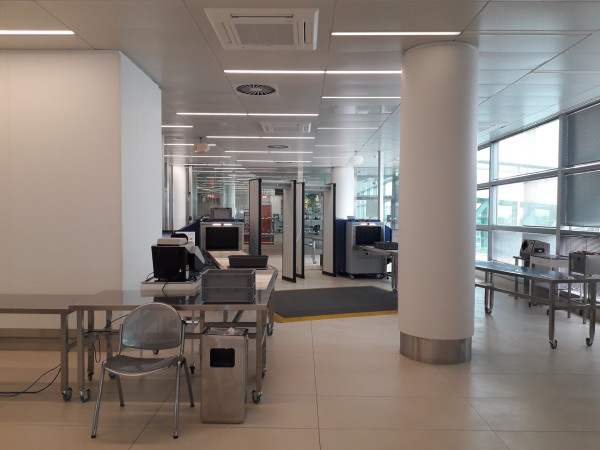 Odbavení cestujících: BEK Gate B2
